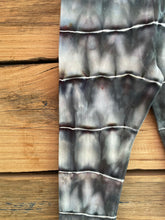 Load image into Gallery viewer, Bowie Leggings - Size 5
