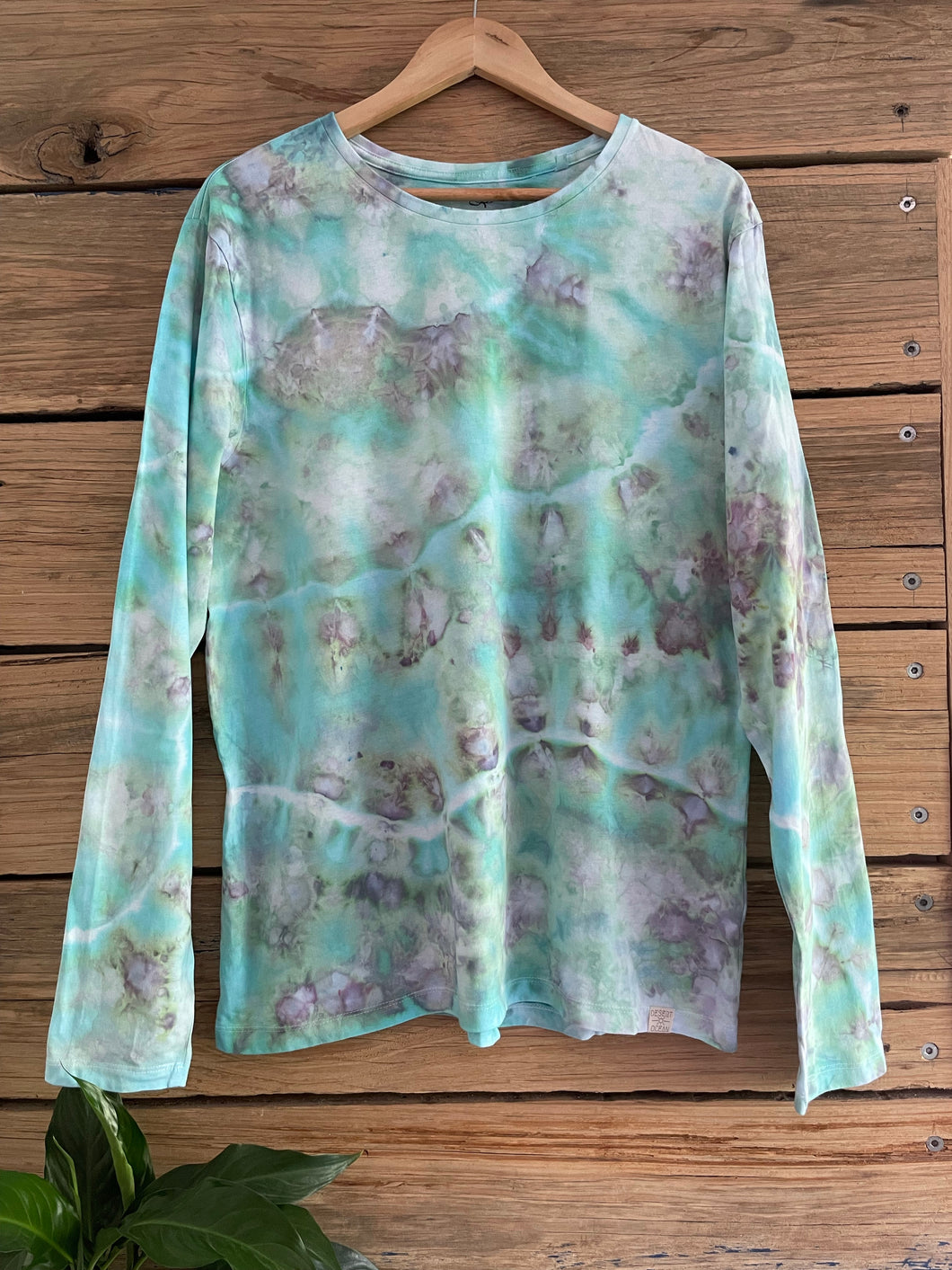 Long Sleeved Chill Tee - Size L